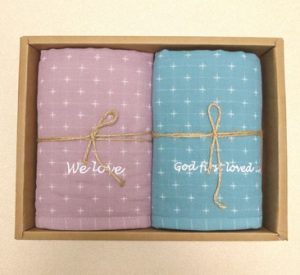 71526-02 Couple Towel (15)
