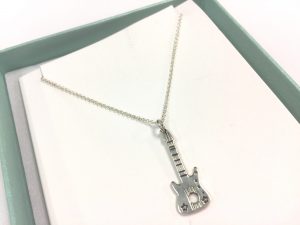 71629-04 Silver necklace(Guitar)