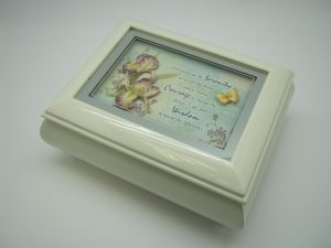 70548 Glass Music Boxes – Wisdom