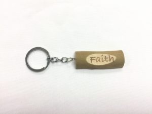 71428-03 迷你原木匙扣(Faith)