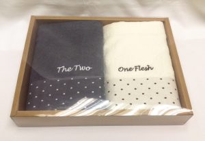 71526-01 Couple Towel (14)