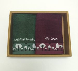 71526-03 Couple Towel (16)