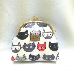 71698-04 口金包(Kitty)