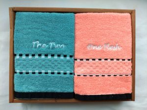 71740-02 Couple Towel (20)